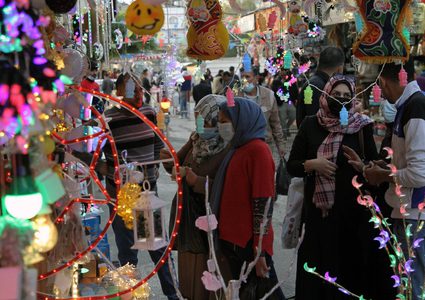 أسواق غزة تتزين بأجمل الفوانيس وحبال الزينة لاستقبال شهر رمضان
المصدر : وكالة شينخوا