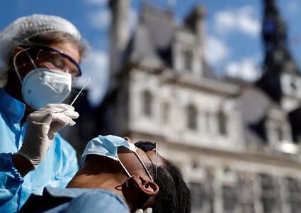 أكثر من مليوني وفاة و135 مليونا و315 ألف إصابة بكورونا بالعالم