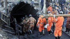 الصين تسابق الزمن لإنقاذ 21 عاملا حوصروا في منجم فحم غمرته المياه