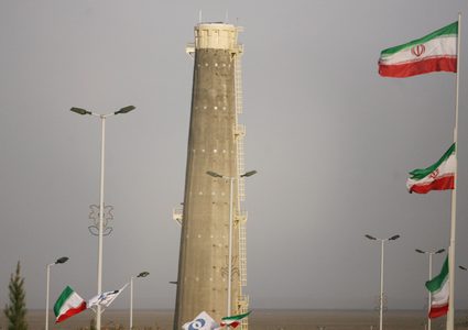 "إسرائيل" تترقب بقلق حادث مفاعل نطنز الإيراني