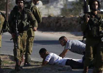 اعتقال 21 مواطنا من الضفة بينهم عشرة شبان من عائلة واحدة