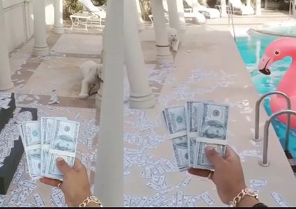 محمد رمضان يبرِّئ نفسه و يوضح حقيقة فيديو رمي الدولارات