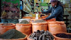 سوق خان يونس في أول أيام شهر رمضان المبارك