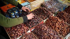 سوق خان يونس في أول أيام شهر رمضان المبارك