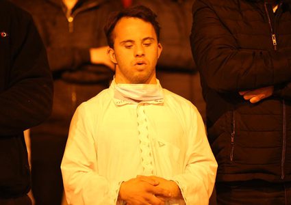 المقدسيون يؤدون صلاتي العشاء والتراويح في رحاب المسجد الأقصى