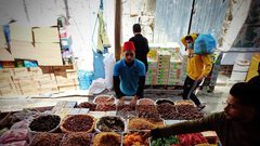 سوق خان يونس في أول أيام شهر رمضان المبارك