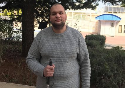 ليث النيص .. قصة كفيف رأى ما لا نراه