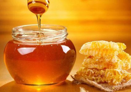 خبيرة: ملعقة صغيرة من هذا العسل قادرة على شفاء كامل الجسم