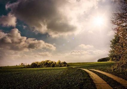 الطقس: أجواء غائمة جزئياً وارتفاع ملموس على درجات الحرارة