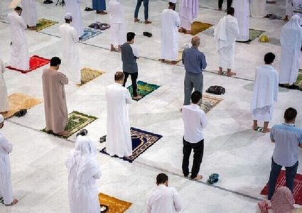 الإمارات تمنع المصاب بفيروس كورونا من حضور صلاة التراويح