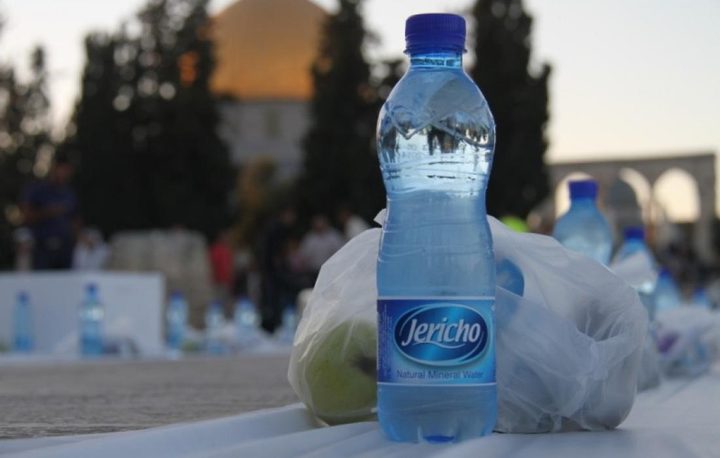 الاحتلال يمنع ادخال الإفطار للصائمين المتواجدين في المسجد الأقصى