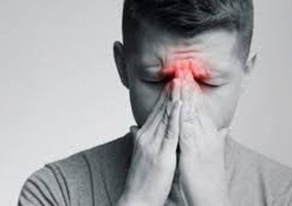 بحث يربط انسداد الأنف المزمن بالتغييرات في نشاط الدماغ