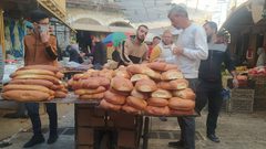 جانب من أجواء مدينة الخليل في ثالث أيام شهر رمضان المبارك