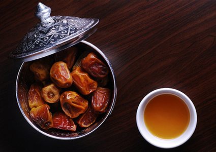 ما هي فوائد الإفطار على التمر في شهر رمضان؟
