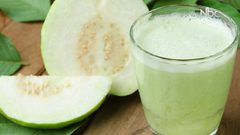 عصير الجوافة في رمضان يميز السهرة الرمضانية