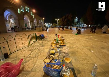 سحور وصلاة فجر الجمعة في رحاب الأقصى