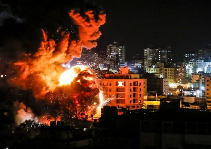 طائرات الاحتلال تستهدف عدة مواقع في قطاع غزة