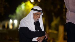 مقدسيون يؤدون صلاتي العشاء والتراويح في رحاب المسجد الأقصى