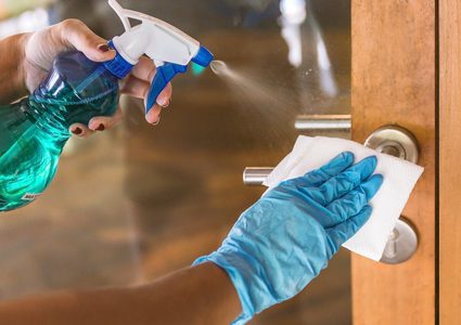 وداعا لتعقيم الأسطح ..دراسة تكشف طرق انتقال كورونا