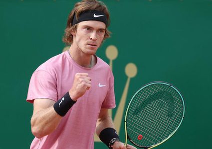 الروسي روبليف يصعد إلى نهائي مونت كارلو