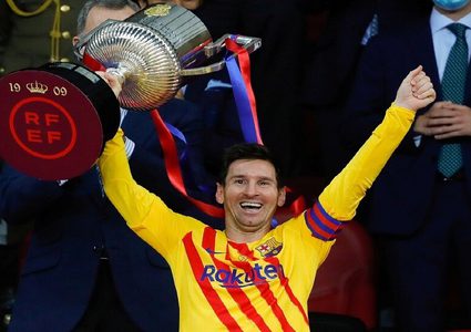 أول تعليق لميسي بعد تتويج برشلونة بكأس إسبانيا