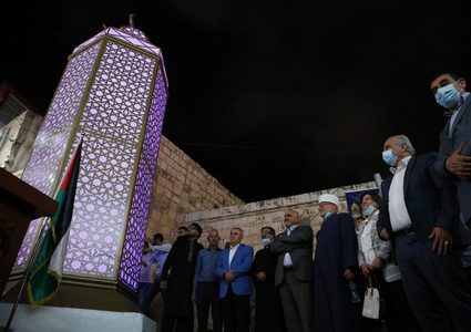 إضاءة فانوس رمضان في الزبابدة جنوب جنين