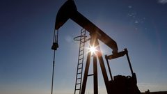 النفط يرتفع بفضل انتعاش الطلب