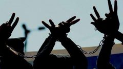 عشرات المواطنين يحيون ذكرى يوم الأسير الفلسطيني في نابلس