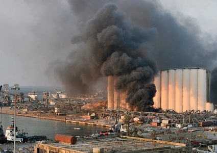 وزير الأشغال اللبناني يناقش مشروع إعادة بناء مرفأ بيروت