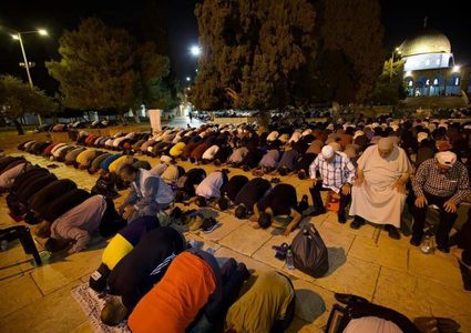 صلاة التراويح في اليوم السابع من رمضان بالمسجد الأقصى المبارك