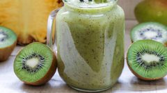 تحضير عصير الكيوي بمذاقه الحلو واللاذع بأسهل الطرق