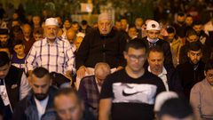 جانب من صلاتي العشاء والتراويح من المسجد الأقصى المبارك