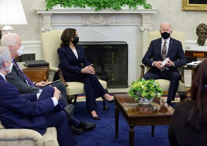 إدارة بايدن توقف استخدام مصطلح "أجنبي غير شرعي" للمهاجرين