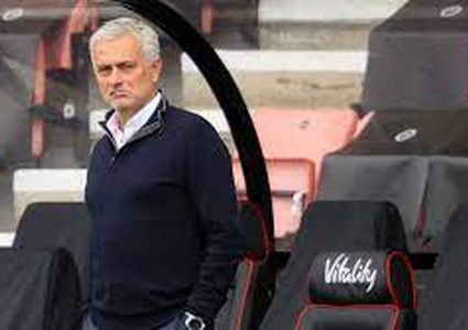 روني : إقالة مورينيو قبل نهائي كأس الرابطة "جنون"