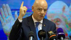 إنفانتينو يضع أندية "السوبر الأوروبي" أمام خيارين