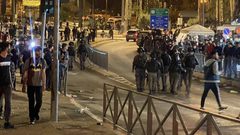 قوات الاحتلال تقمع عشرات الشبان في "باب العامود" بالقدس