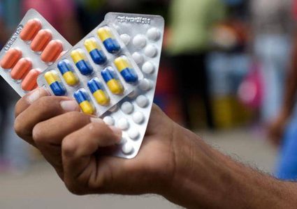 دعوى تطالب "جونسون آند جونسون" وشركات أدوية بـ50 مليار دولار