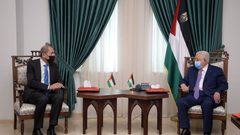 الرئيس محمود عباس يستقبل وزير الخارجية الأردني