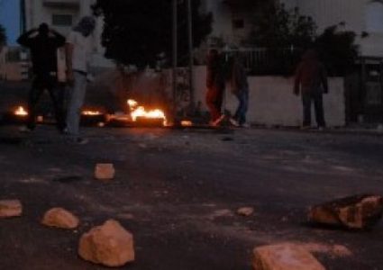 القدس: اندلاع مواجهات مع الاحتلال ومحاولة المواطنين التصدي لهم