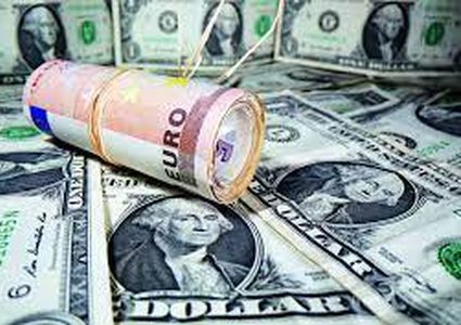 للمرة الأولى في نحو شهر.. الدولار يهبط دون 75 روبلا