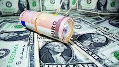 للمرة الأولى في نحو شهر.. الدولار يهبط دون 75 روبلا