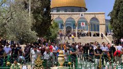 نحو 60 ألف مصلٍ أدوا صلاة الجمعة الثانية من شهر رمضان بالأقصى