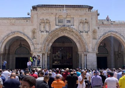 نحو 60 ألف مصلٍ أدوا صلاة الجمعة الثانية من شهر رمضان بالأقصى