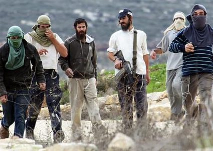 إصابة عدد من المواطنين في هجوم للمستوطنين على منازلهم جنوب الخليل