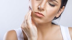 دراسة: الخلل في تطابق الأسنان العلوية والسفلية يسبب الصداع الشديد