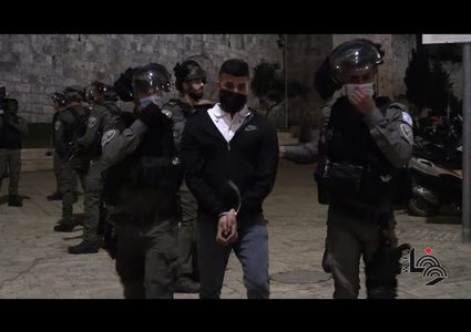 الاحتلال يعتدي على المقدسيين في باب العامود وباب الساهرة