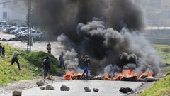 إصابة العشرات بالاختناق خلال مواجهات مع الاحتلال في مخيم الفوار