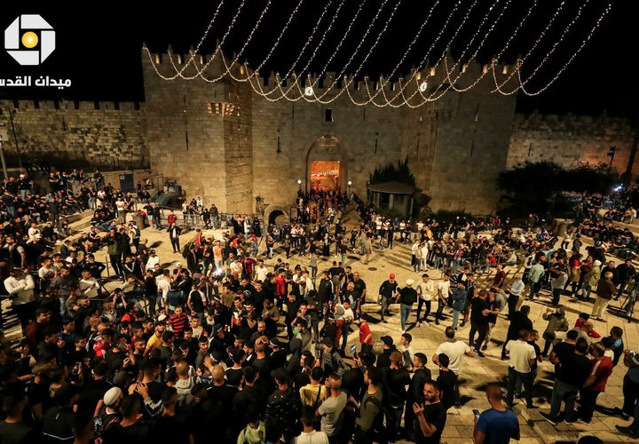 صور من الأجواء الاحتفالية في منطقة باب العامود بالقدس المحتلة