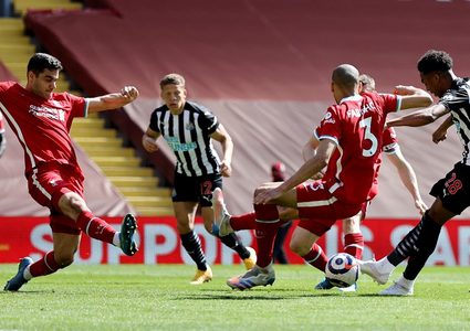 نيوكاسل يصعق ليفربول ويفرض عليه التعادل