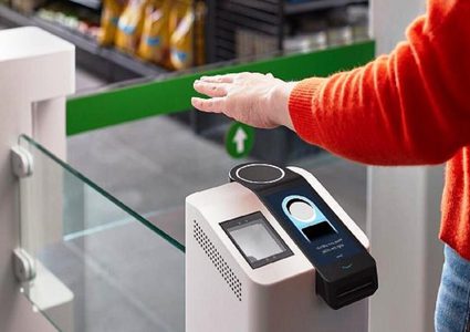 أمازون تعتمد نظام الدفع باستخدام راحة اليد